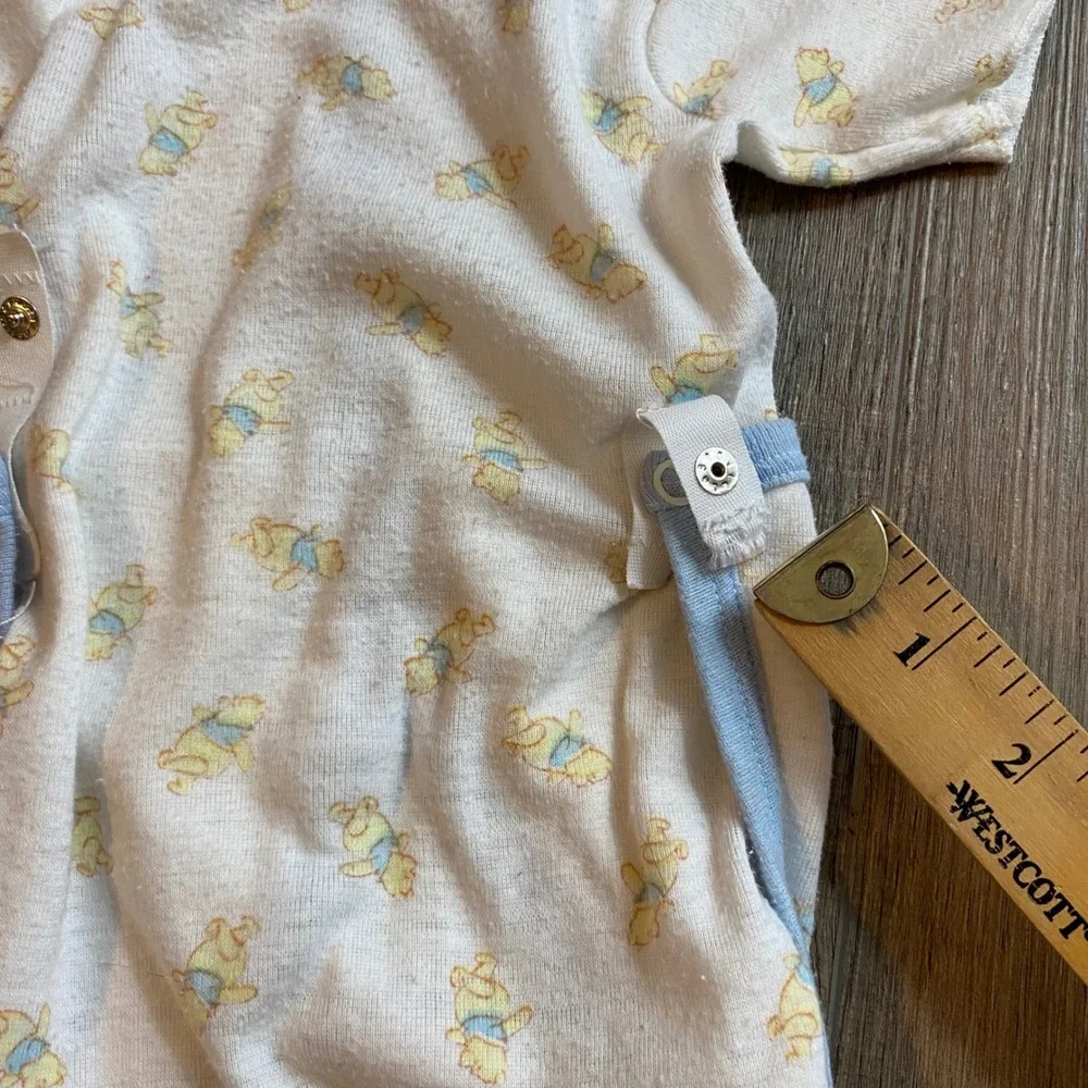 Vintage Winnie the Pooh Baby Gown Sleeper White Blue Snap Front USA Made Small